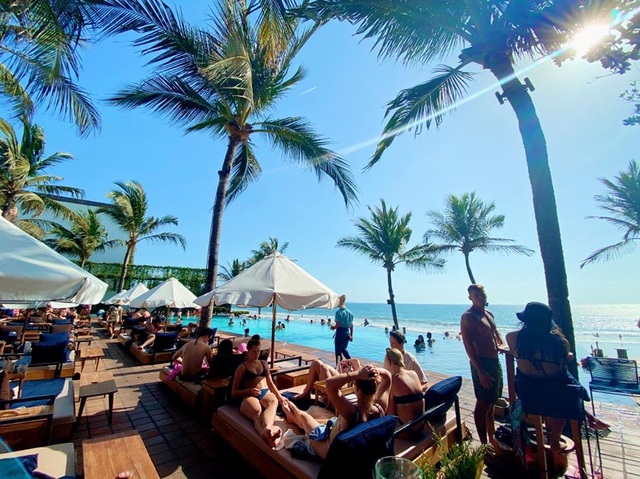 Thuý Ngân diện bikini “sống ảo” ở quê hương đội bóng U22 Việt Nam vừa chiến thắng - 2 Thuý Ngân diện bikini “sống ảo” ở quê hương đội bóng U22 Việt Nam vừa chiến thắng - 2