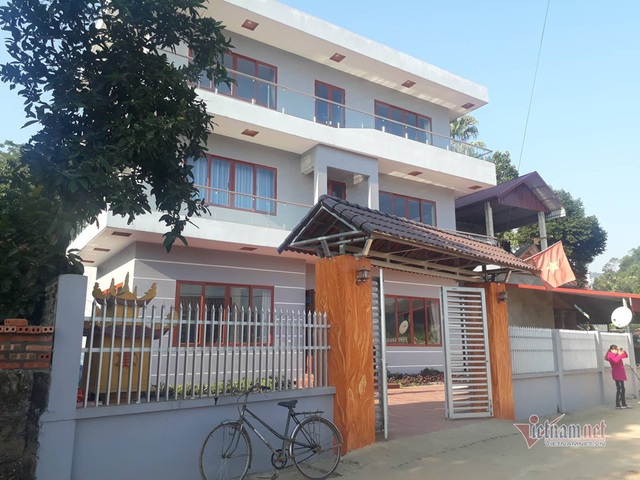 Biệt thự 3 tầng nổi bật giữa vùng núi của gia đình Hà Đức Chinh - 2 Biệt thự 3 tầng nổi bật giữa vùng núi của gia đình Hà Đức Chinh - 2