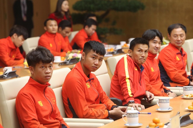 Thủ tướng: Sau các cầu thủ là cả dân tộc, là bản lĩnh, khát vọng Việt Nam - 19 Thủ tướng: Sau các cầu thủ là cả dân tộc, là bản lĩnh, khát vọng Việt Nam - 19