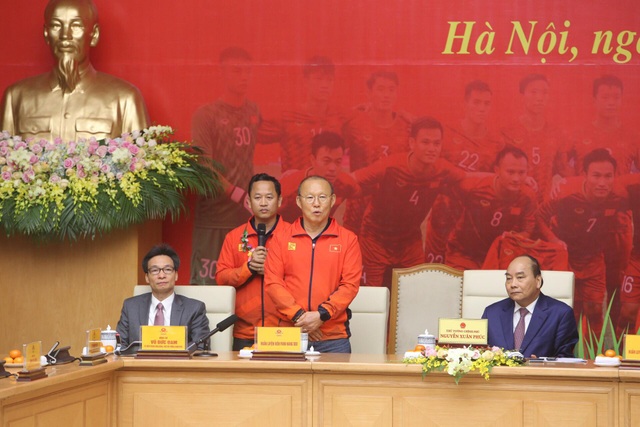 Thủ tướng: Sau các cầu thủ là cả dân tộc, là bản lĩnh, khát vọng Việt Nam - 15 Thủ tướng: Sau các cầu thủ là cả dân tộc, là bản lĩnh, khát vọng Việt Nam - 15