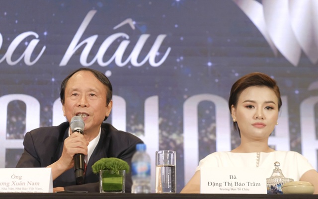 Bị ném đá, Phương Mai vẫn tiếp tục làm MC dù mới sinh con chưa đầy tháng - 1 Bị ném đá, Phương Mai vẫn tiếp tục làm MC dù mới sinh con chưa đầy tháng - 1