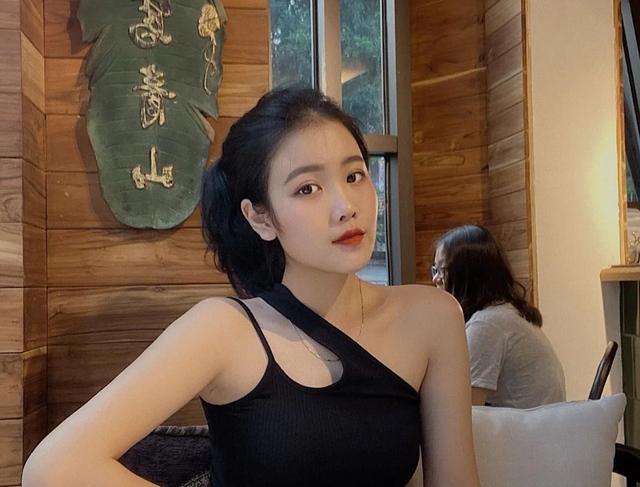 Bạn gái e ấp dựa vai Đoàn Văn Hậu, cùng ăn mừng chiến thắng trước khi xa nhau - 7 Bạn gái e ấp dựa vai Đoàn Văn Hậu, cùng ăn mừng chiến thắng trước khi xa nhau - 7