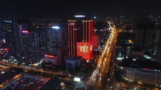 Sunshine Group “bão xuyên màn đêm” mừng đội tuyển Việt Nam lần đầu tiên vô địch SEA Games - 8 Sunshine Group “bão xuyên màn đêm” mừng đội tuyển Việt Nam lần đầu tiên vô địch SEA Games - 8