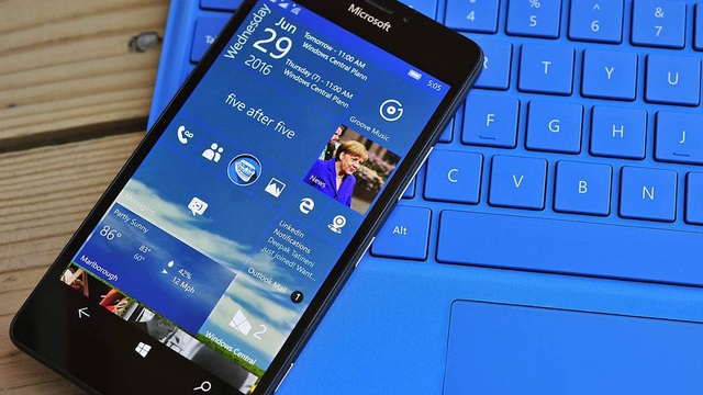 Microsoft chính thức khai tử Windows 10 Mobile vì hết hy vọng - 1