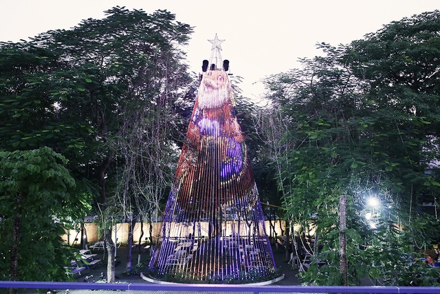 Trường đầu tư máy phun tuyết nhân tạo, sinh viên tha hồ sống ảo mùa Noel - 5 Trường đầu tư máy phun tuyết nhân tạo, sinh viên tha hồ sống ảo mùa Noel - 5