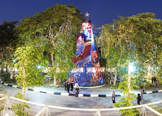Trường đầu tư máy phun tuyết nhân tạo, sinh viên tha hồ sống ảo mùa Noel - 7 Trường đầu tư máy phun tuyết nhân tạo, sinh viên tha hồ sống ảo mùa Noel - 7