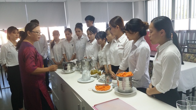 Doanh nghiệp đã “mặn mà” với lao động qua đào tạo - 3 Doanh nghiệp đã “mặn mà” với lao động qua đào tạo - 3