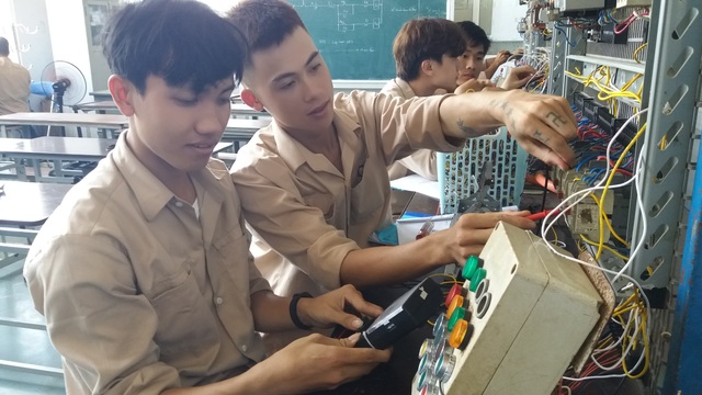 Doanh nghiệp đã “mặn mà” với lao động qua đào tạo - 2 Doanh nghiệp đã “mặn mà” với lao động qua đào tạo - 2