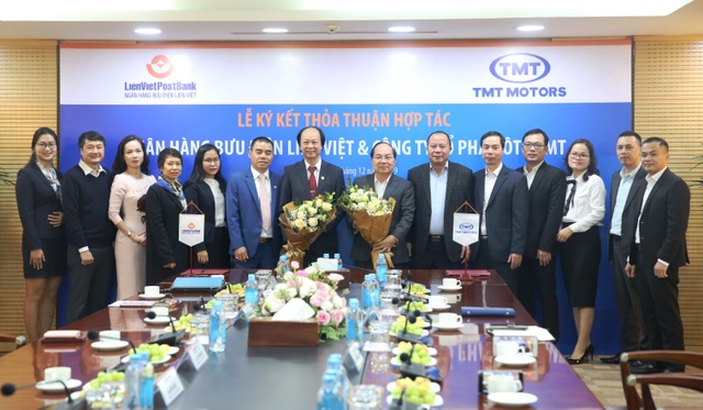 LienVietPostBank ký kết thỏa thuận hợp tác với Công ty Ô tô TMT - 2 LienVietPostBank ký kết thỏa thuận hợp tác với Công ty Ô tô TMT - 2