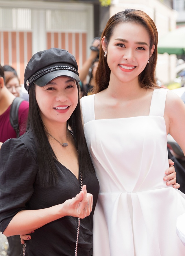 Cát Phượng than “già rồi” khi hội ngộ Diệp Bảo Ngọc cùng dàn sao - 1 Cát Phượng than “già rồi” khi hội ngộ Diệp Bảo Ngọc cùng dàn sao - 1
