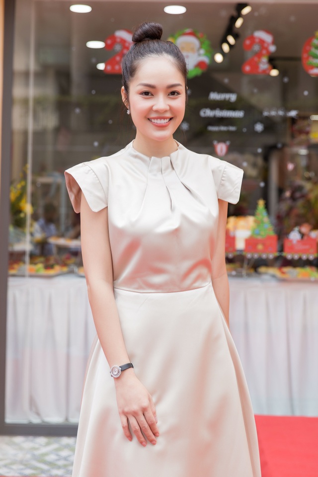 Cát Phượng than “già rồi” khi hội ngộ Diệp Bảo Ngọc cùng dàn sao - 9 Cát Phượng than “già rồi” khi hội ngộ Diệp Bảo Ngọc cùng dàn sao - 9