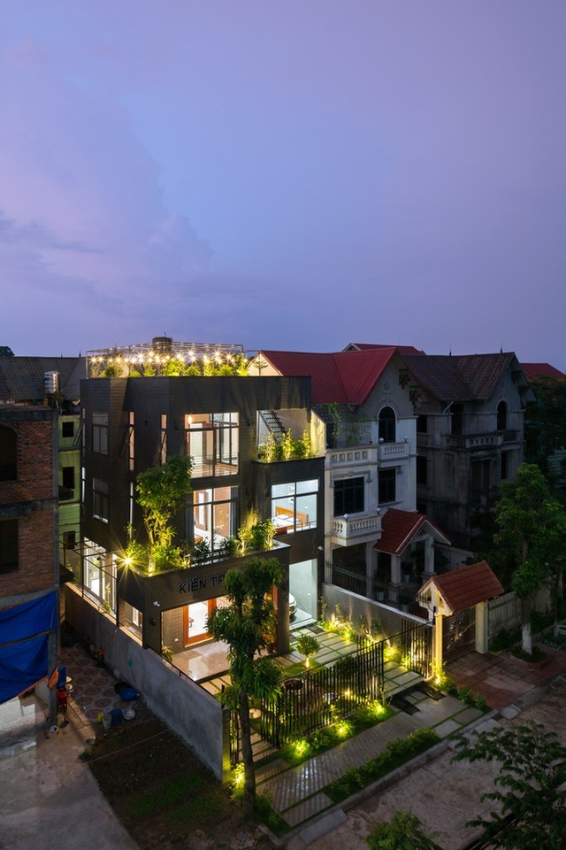 Ngỡ ngàng nhà phố phủ đá xám vẫn đẹp long lanh - 8 Ngỡ ngàng nhà phố phủ đá xám vẫn đẹp long lanh - 8