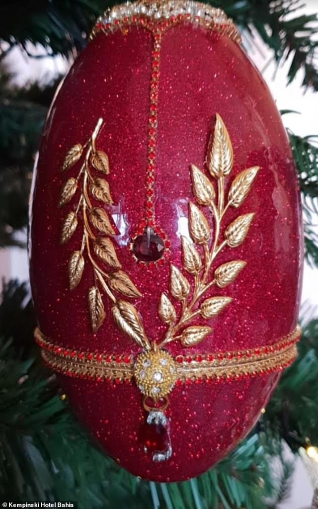 Chiêm ngưỡng cây thông Noel đắt nhất thế giới trị giá hơn 367 tỷ đồng - 3