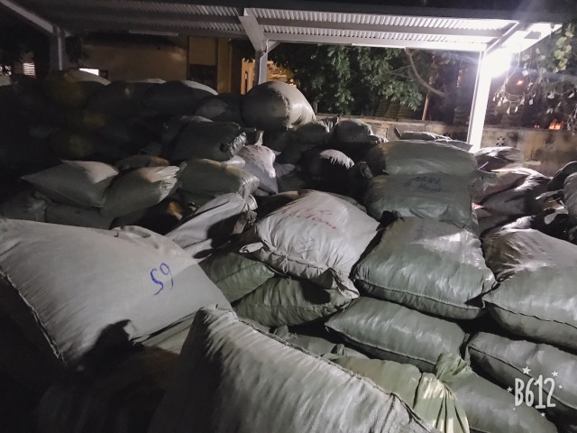 Bắt giữ 3 đối tượng buôn lậu hơn 100 tấn dược liệu qua nhiều tỉnh - 3 Bắt giữ 3 đối tượng buôn lậu hơn 100 tấn dược liệu qua nhiều tỉnh - 3