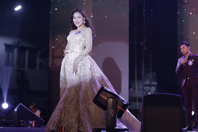 Lộ diện tân Hoa khôi ĐH Ngoại thương Hà Nội - 11 Lộ diện tân Hoa khôi ĐH Ngoại thương Hà Nội - 11
