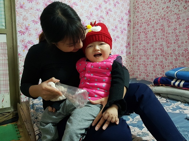Lần đầu nghe bố mẹ gọi tên con biết ngoái lại, vợ chồng em bật khóc! - 3 Lần đầu nghe bố mẹ gọi tên con biết ngoái lại, vợ chồng em bật khóc! - 3