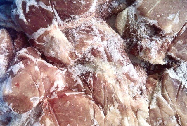 Gom cả tạ lợn, đông đá 3 tháng để Tết gói bánh chưng - 2