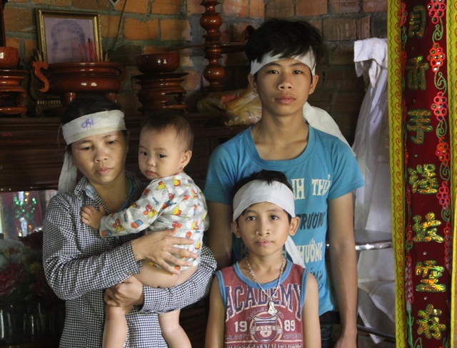 3 đứa trẻ bơ vơ đến tội nghiệp sau cái chết đau lòng của người cha - 4 3 đứa trẻ bơ vơ đến tội nghiệp sau cái chết đau lòng của người cha - 4