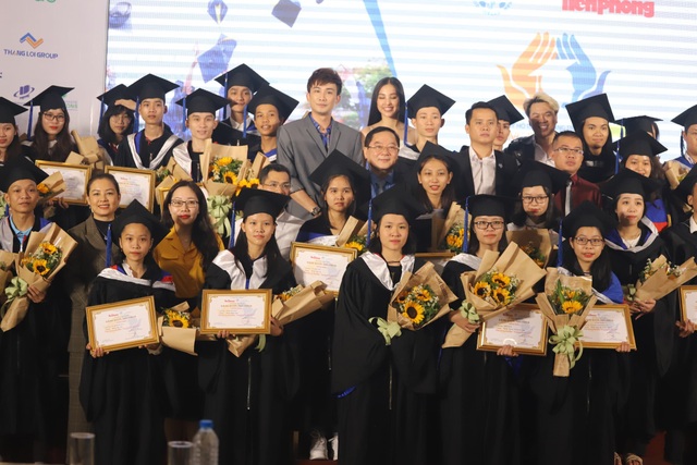 50 thủ khoa, á khoa đại học nhận học bổng vượt khó 2019 - 3 50 thủ khoa, á khoa đại học nhận học bổng vượt khó 2019 - 3