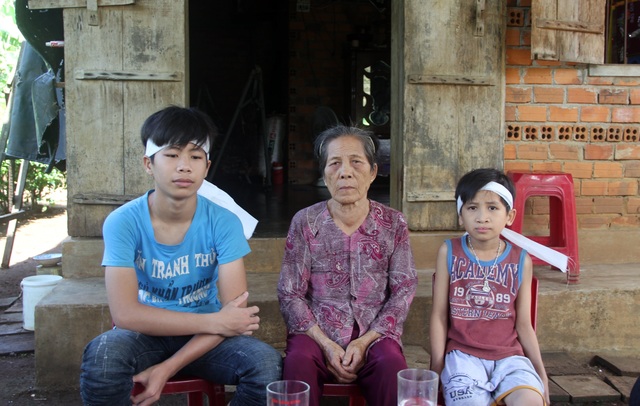 3 đứa trẻ bơ vơ đến tội nghiệp sau cái chết đau lòng của người cha - 1 3 đứa trẻ bơ vơ đến tội nghiệp sau cái chết đau lòng của người cha - 1