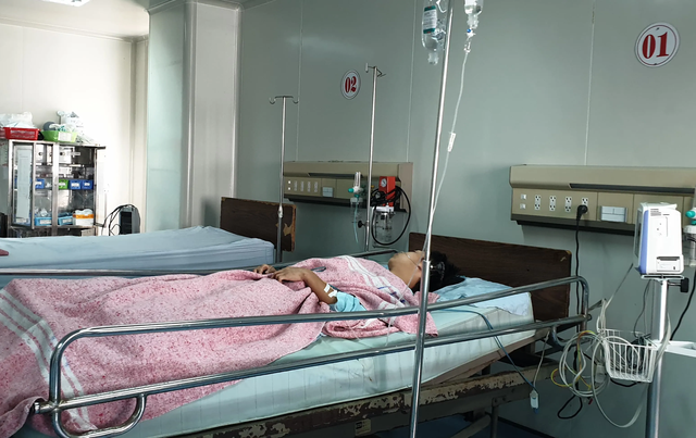 Nam sinh lớp 9 dùng dao đâm học sinh lớp 12 bị thương - 2 Nam sinh lớp 9 dùng dao đâm học sinh lớp 12 bị thương - 2