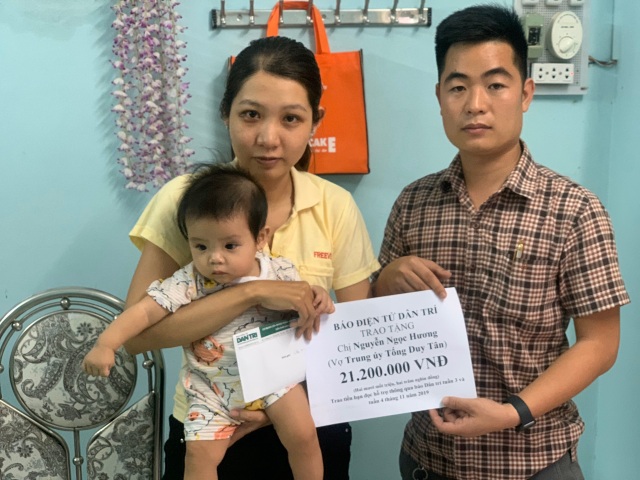 Bạn đọc Dân trí hỗ trợ gia đình Thượng úy hy sinh khi truy bắt tội phạm - 1 Bạn đọc Dân trí hỗ trợ gia đình Thượng úy hy sinh khi truy bắt tội phạm - 1
