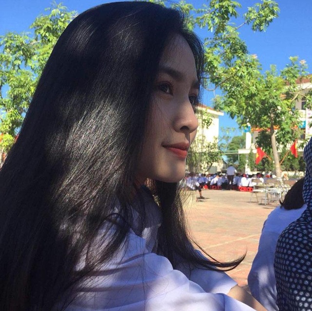 Nữ sinh Hà Tĩnh “đốn tim” dân mạng với giọng hát ngọt lịm tim - 4 Nữ sinh Hà Tĩnh “đốn tim” dân mạng với giọng hát ngọt lịm tim - 4