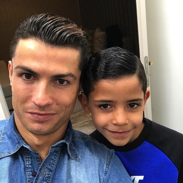 C.Ronaldo lộ ảnh hẹn hò lãng mạn bên người yêu xinh đẹp - 2 C.Ronaldo lộ ảnh hẹn hò lãng mạn bên người yêu xinh đẹp - 2