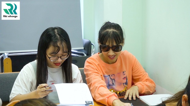 Trao học bổng, trao yêu thương cho học viên khiếm thị - 3 Trao học bổng, trao yêu thương cho học viên khiếm thị - 3