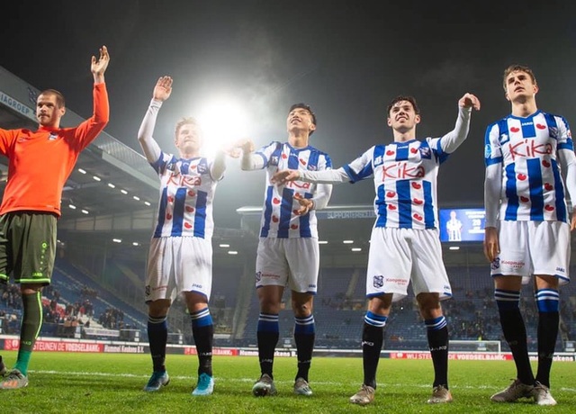 Khoảnh khắc đáng nhớ của Văn Hậu trong ngày Heerenveen đánh bại Roda JC - 4