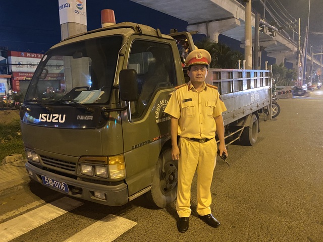 Cảnh sát cửa ngõ Sài Gòn xử lý hàng trăm trường hợp vi phạm giao thông - 3