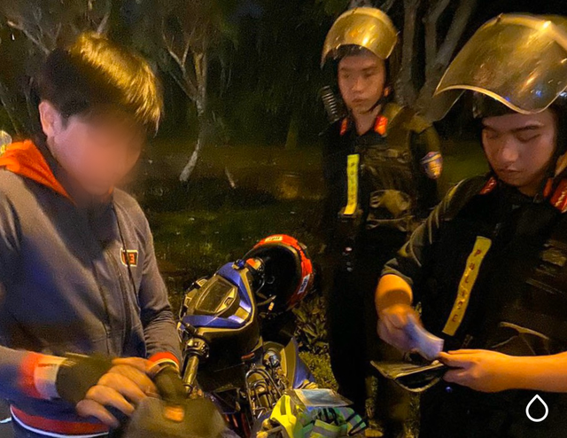 Cảnh sát cửa ngõ Sài Gòn xử lý hàng trăm trường hợp vi phạm giao thông - 7