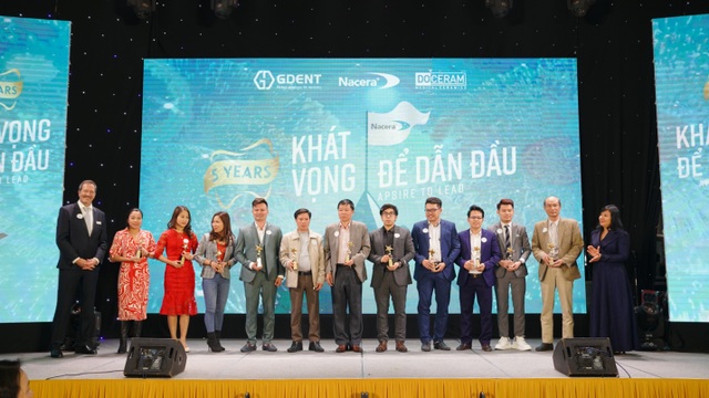 Nha sứ thẩm mỹ - lĩnh vực làm đẹp “hot” nhưng cũng tiềm ẩn nhiều nỗi lo - 3 Nha sứ thẩm mỹ - lĩnh vực làm đẹp “hot” nhưng cũng tiềm ẩn nhiều nỗi lo - 3