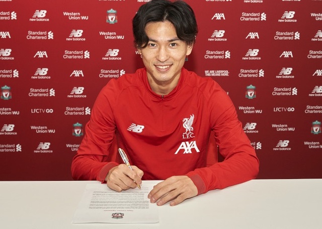 Liverpool chính thức chiêu mộ tiền đạo Nhật Bản