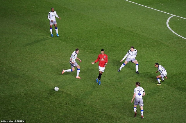 Rashford, Martial tỏa sáng đưa Man Utd vào bán kết League Cup - 3
