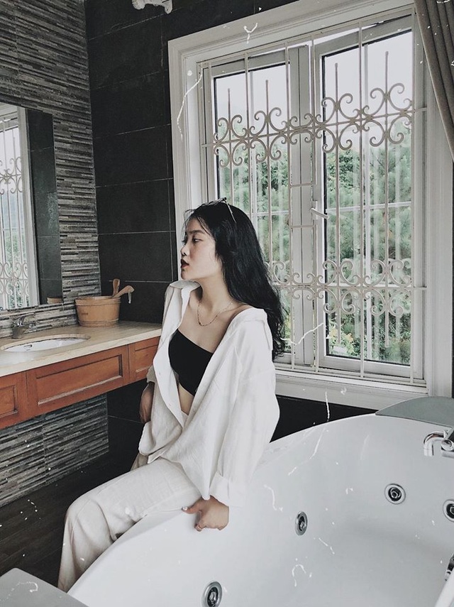 Bạn gái Đoàn Văn Hậu khoe vẻ đẹp quyến rũ mừng sinh nhật tuổi 21 - 9 Bạn gái Đoàn Văn Hậu khoe vẻ đẹp quyến rũ mừng sinh nhật tuổi 21 - 9