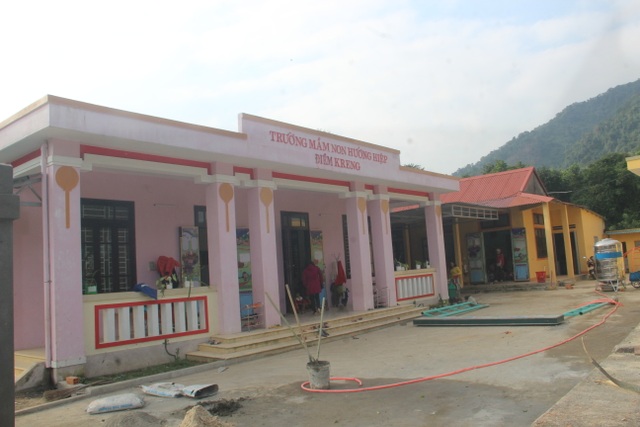Cô giáo Vân Kiều tự nguyện hiến đất xây trường mầm non - 2 Cô giáo Vân Kiều tự nguyện hiến đất xây trường mầm non - 2