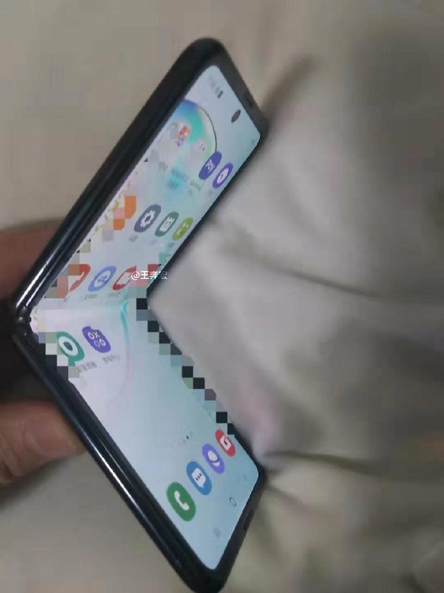 Lộ ảnh thực tế smartphone màn hình gập Galaxy Fold 2 của Samsung - Ảnh minh hoạ 3