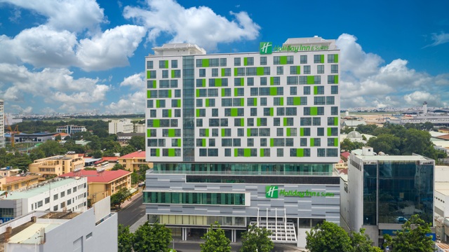 Khách sạn Holiday Inn And Suites đầu tiên tại Việt Nam đạt chứng nhận khách sạn 5 sao - 2 Khách sạn Holiday Inn And Suites đầu tiên tại Việt Nam đạt chứng nhận khách sạn 5 sao - 2