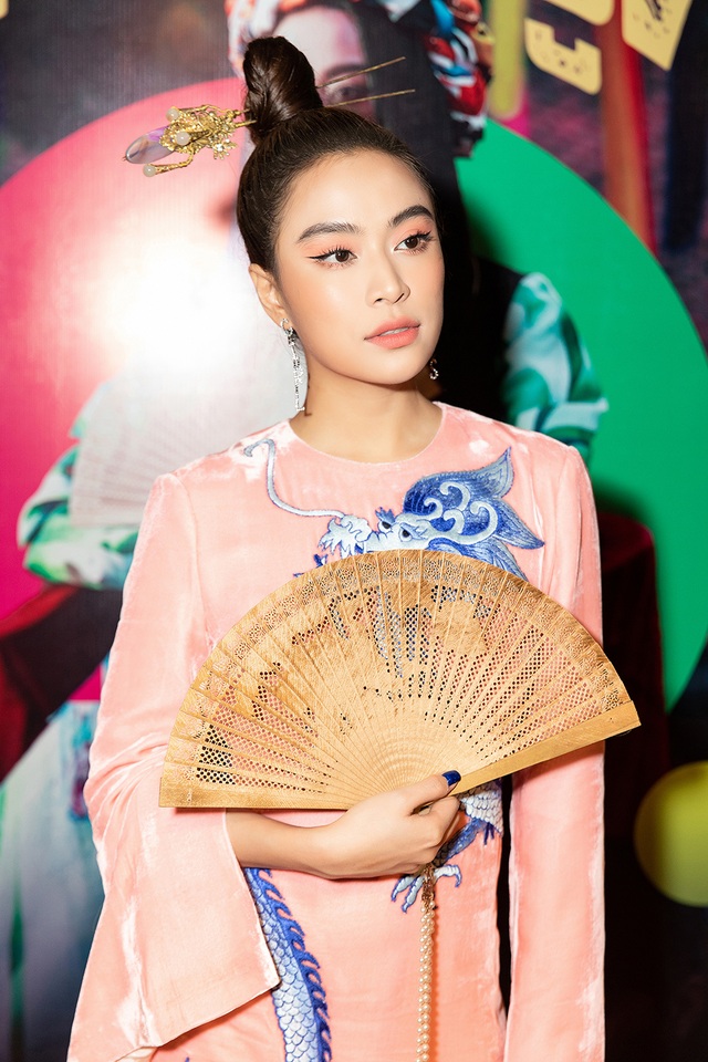 Hoàng Thùy Linh lần đầu nhắc lại “Nhật ký Vàng Anh” sau hơn 10 năm - 2 Hoàng Thùy Linh lần đầu nhắc lại “Nhật ký Vàng Anh” sau hơn 10 năm - 2