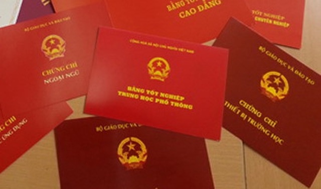 Ngăn chặn cán bộ sử dụng bằng giả! - 1 Ngăn chặn cán bộ sử dụng bằng giả! - 1