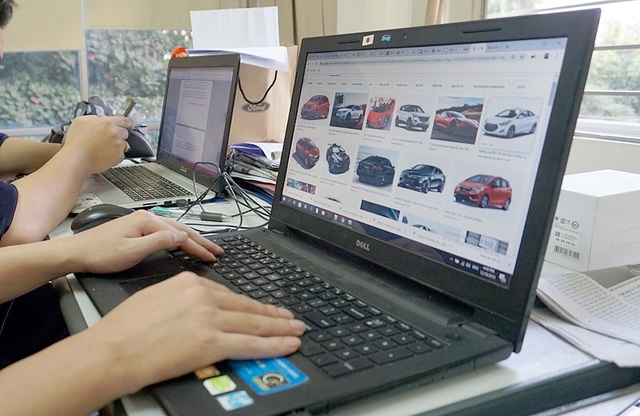 Nở rộ bán xe qua mạng, giá “mềm” vẫn ít người mua? - 1 Nở rộ bán xe qua mạng, giá “mềm” vẫn ít người mua? - 1