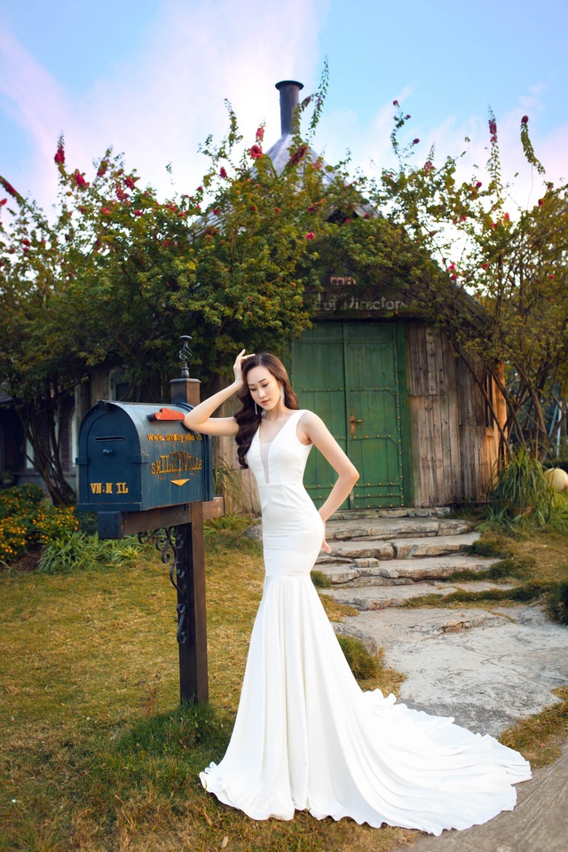 Anika Trinh Trinh hở bạo giữa trời đông Hà Nội - 2 Anika Trinh Trinh hở bạo giữa trời đông Hà Nội - 2