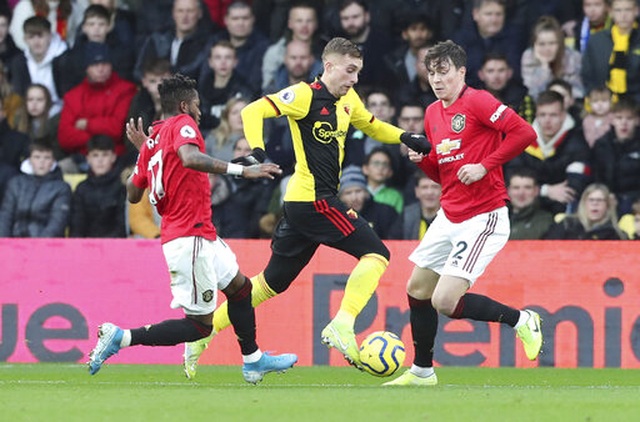 Watford 2-0 Man Utd: Hai bàn thắng trong ba phút - 10