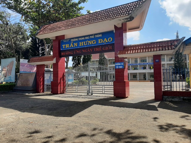 Học sinh tốt nghiệp hơn 1 năm, công trình do phụ huynh góp tiền xây dựng vẫn nằm… trên giấy - 3 Học sinh tốt nghiệp hơn 1 năm, công trình do phụ huynh góp tiền xây dựng vẫn nằm… trên giấy - 3