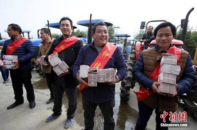 Cuối năm, dân làng xôn xao có thể được thưởng hơn 600 triệu đồng/người - 10 Cuối năm, dân làng xôn xao có thể được thưởng hơn 600 triệu đồng/người - 10