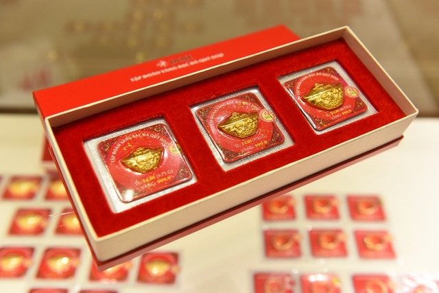 DOJI tung siêu phẩm vàng ta dịp Tết Canh Tý - 3 DOJI tung siêu phẩm vàng ta dịp Tết Canh Tý - 3