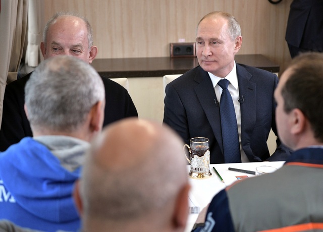 Ông Putin khánh thành cầu đường sắt dài nhất châu Âu nối Nga - Crimea - 6 Ông Putin khánh thành cầu đường sắt dài nhất châu Âu nối Nga - Crimea - 6