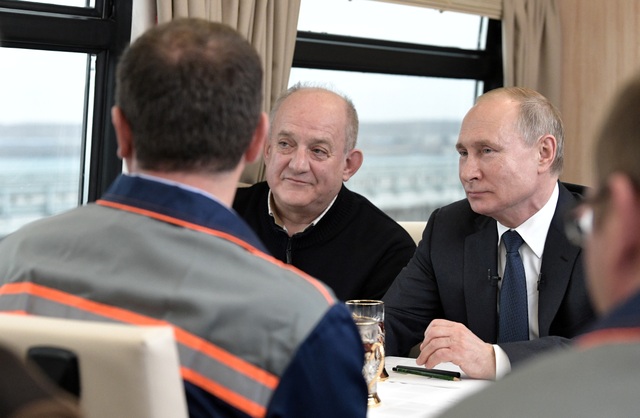 Ông Putin khánh thành cầu đường sắt dài nhất châu Âu nối Nga - Crimea - 5 Ông Putin khánh thành cầu đường sắt dài nhất châu Âu nối Nga - Crimea - 5