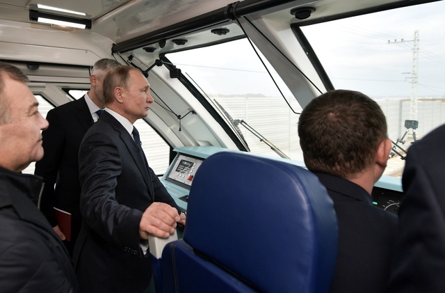 Ông Putin khánh thành cầu đường sắt dài nhất châu Âu nối Nga - Crimea - 4 Ông Putin khánh thành cầu đường sắt dài nhất châu Âu nối Nga - Crimea - 4